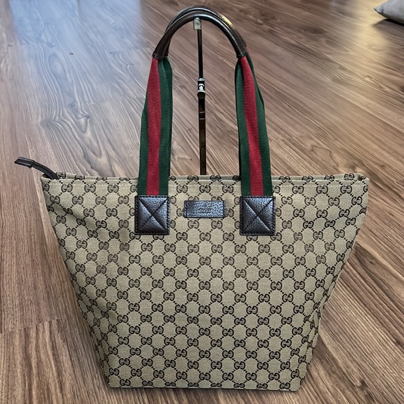A24- ๐ฏ % authentic Gucci shoulder bag - Picture 3 of 16